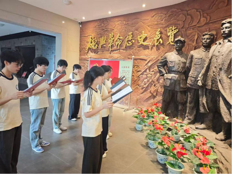 【暑期三下乡】追寻红色将军足迹，赓续赣鄱革命血脉——智能医学与信息工程学院“智信慧医”实践队赴饶守坤纪念馆开展红色研学实践